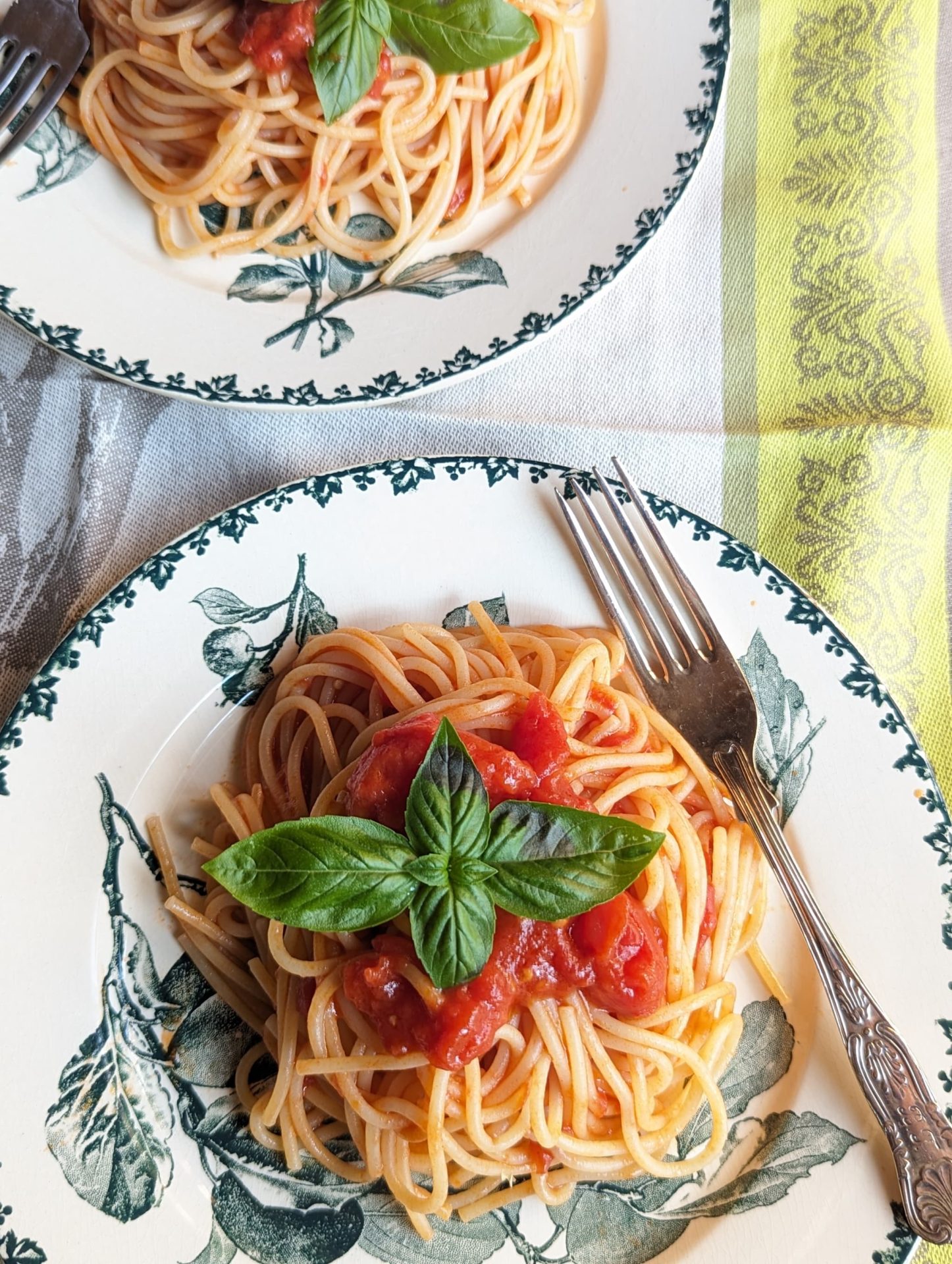 トマトソースのパスタ