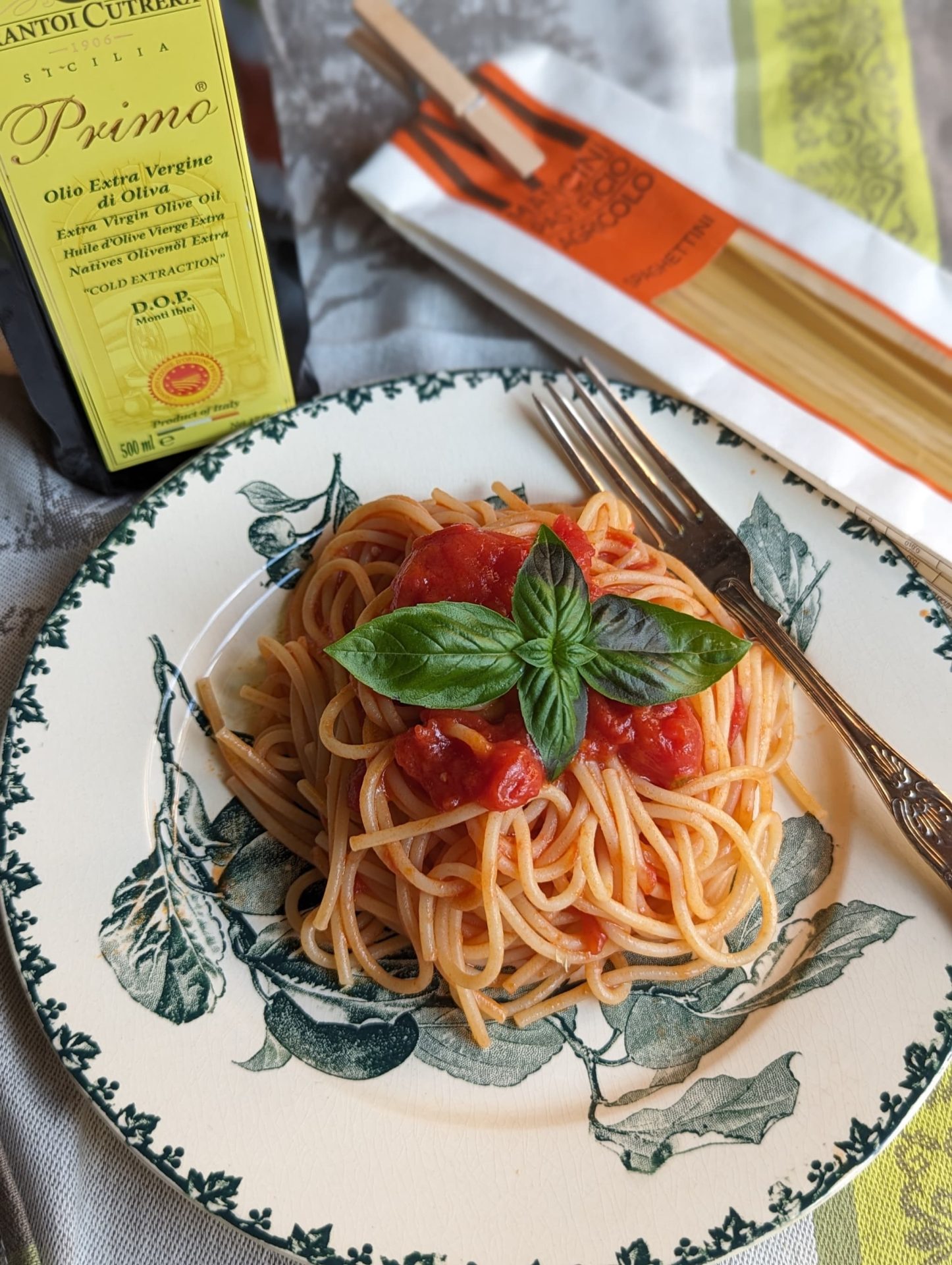 トマトソースのパスタ